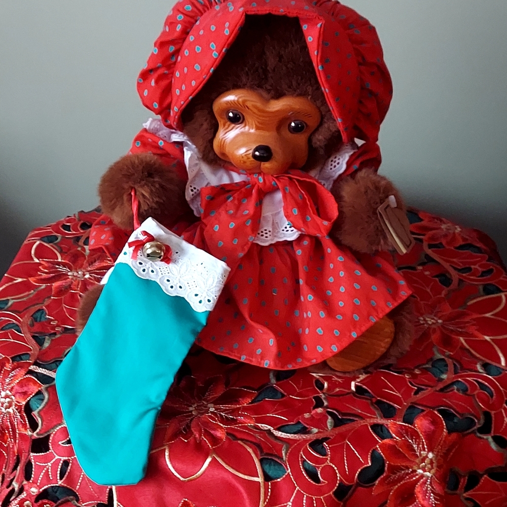 Robert Raikes "Nicolette" Christmas Bear